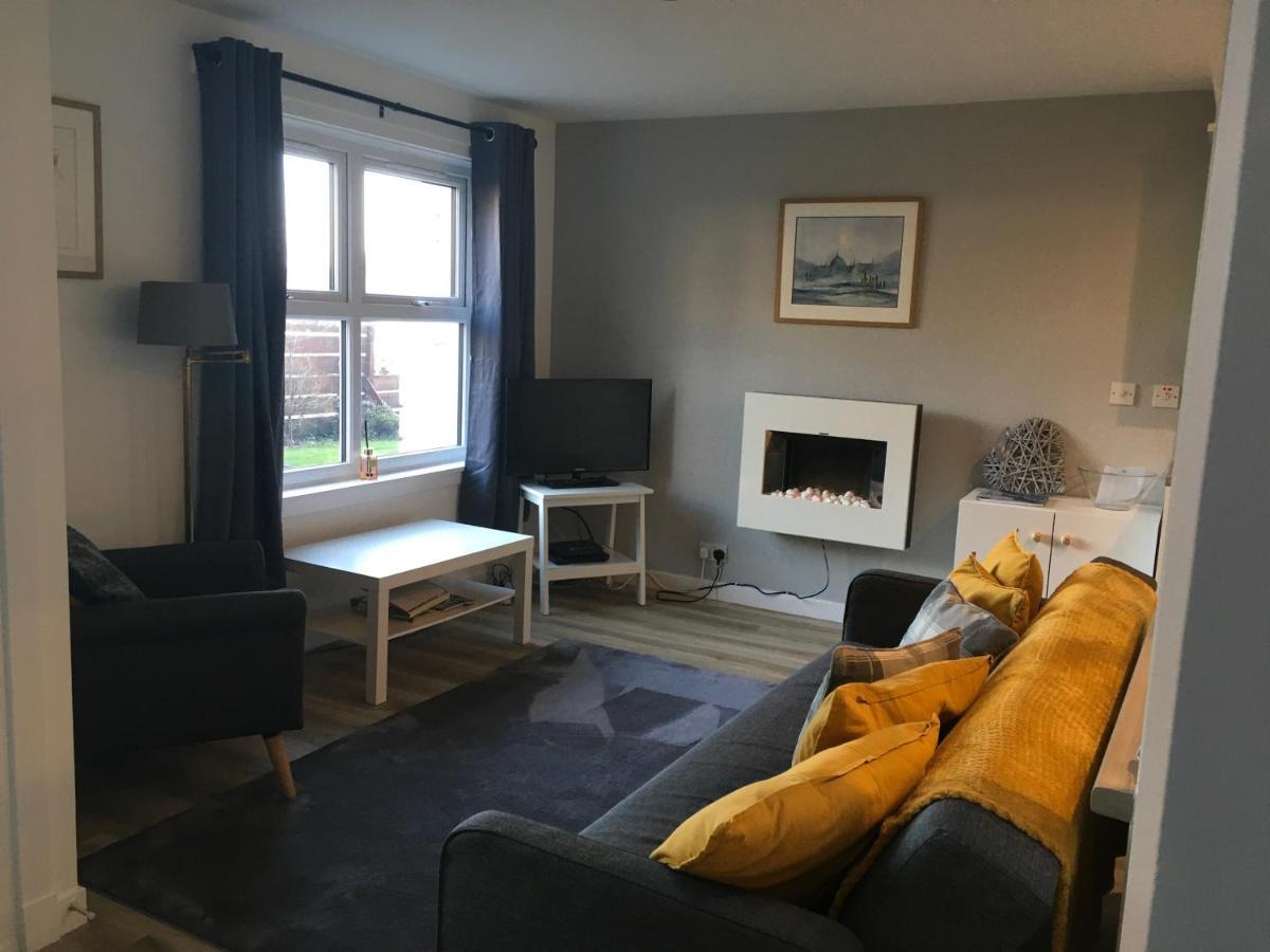 Cosy Cottage With Sea Views Close To Local Shops. Lamlash Exterior photo